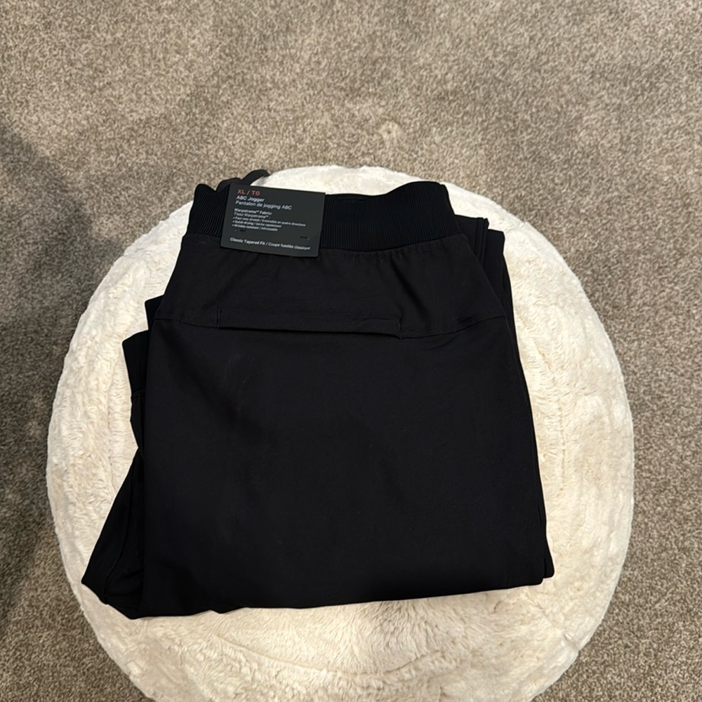 Lululemon ABC jogger sz XL NWT inseam 32